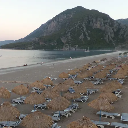 ميركان بنغالو 4*